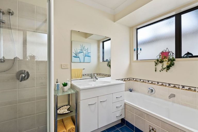 Photo of property in 34 Fleetwood Drive, Henderson, Auckland, 0612