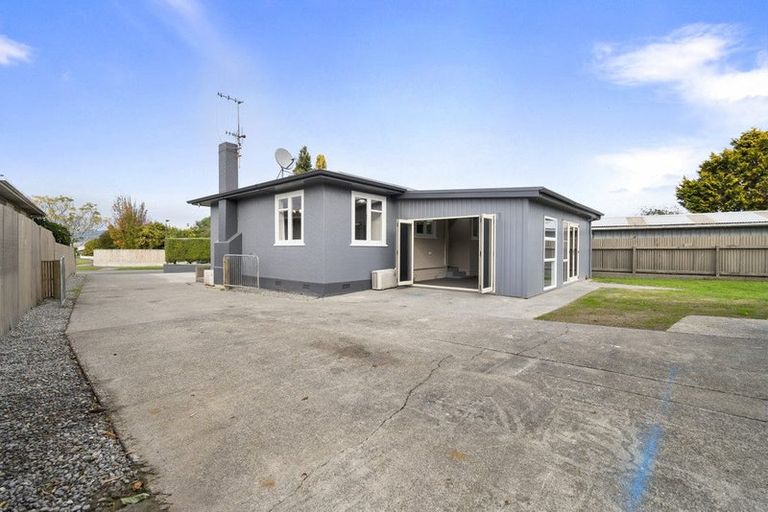 Photo of property in 17 Pembroke Street, Highbury, Palmerston North, 4412