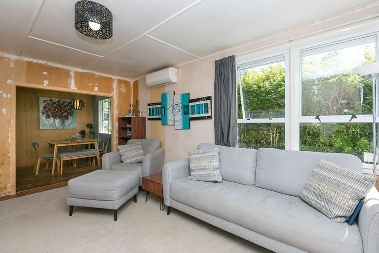 Photo of property in 64 Parsons Street, Frankleigh Park, New Plymouth, 4310