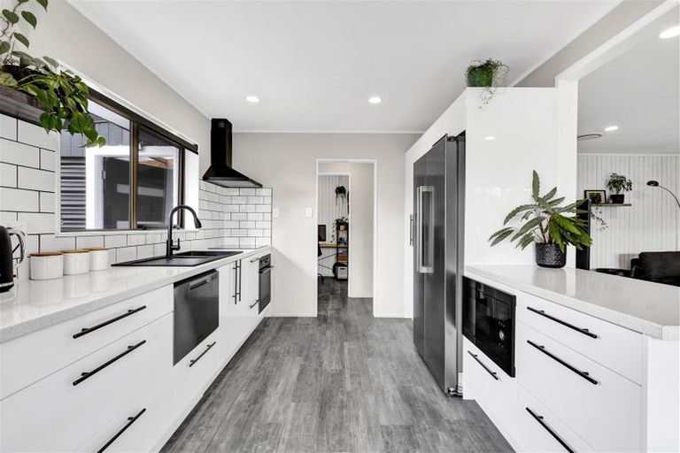 Photo of property in 8 Jade Place, Bell Block, New Plymouth, 4312