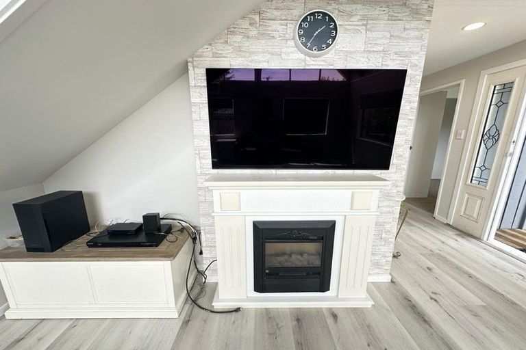 Photo of property in 47a Taikata Road, Te Atatu Peninsula, Auckland, 0610