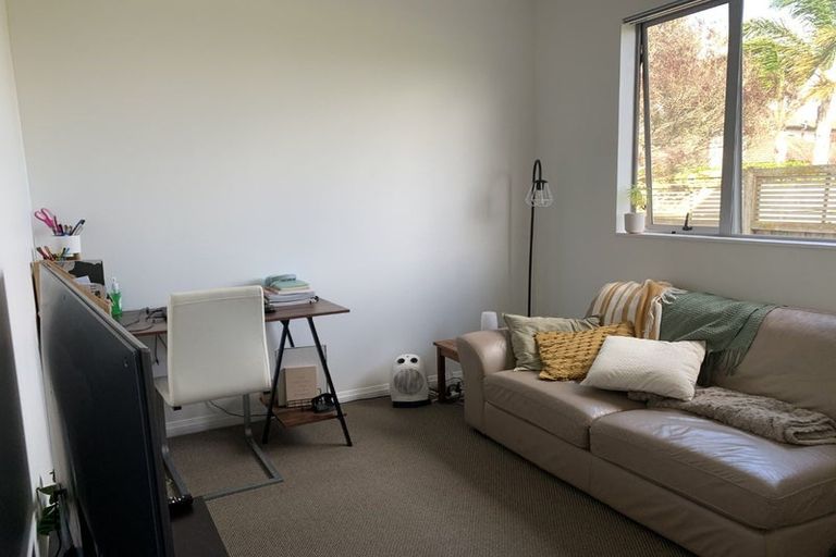 Photo of property in 10 Ballymore Drive, Pinehill, Auckland, 0632