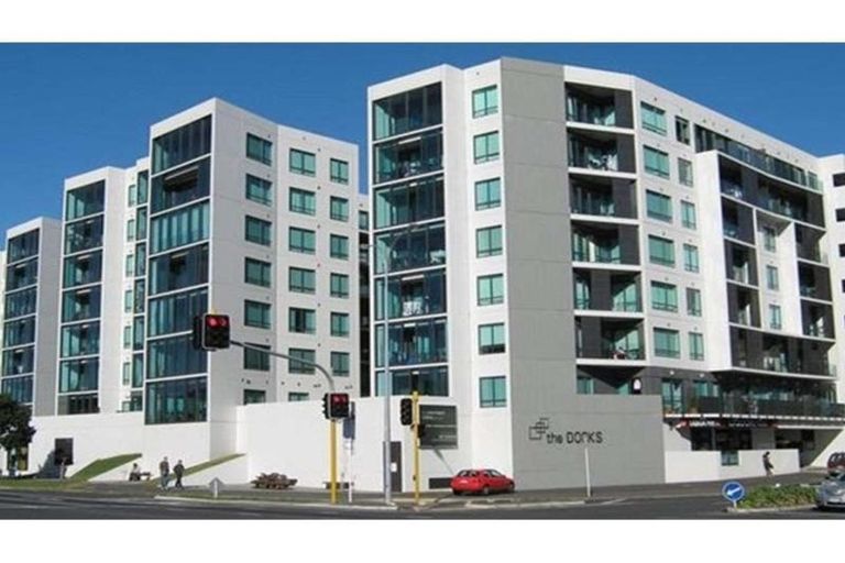 Photo of property in The Docks Apartments, 239/8 Dockside Lane, Auckland Central, Auckland, 1010