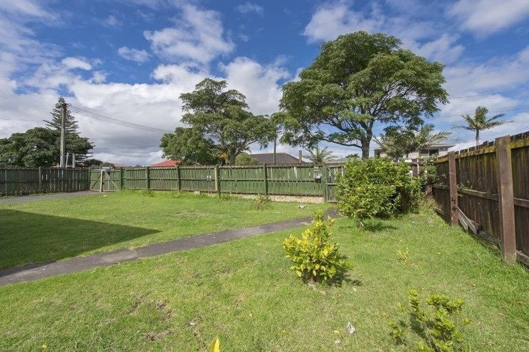 Photo of property in 2/41 Vine Street, Mangere East, Auckland, 2024