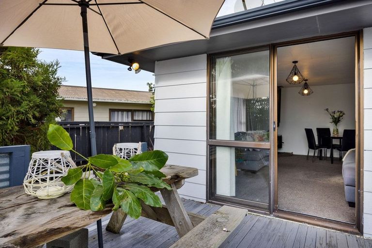 Photo of property in 73 Hume Street, Waitara, 4320