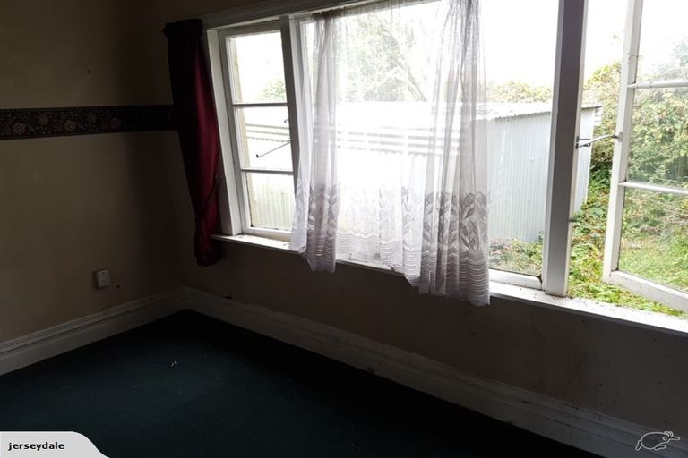Photo of property in 42 Cardiff Road, Cardiff, Stratford, 4391