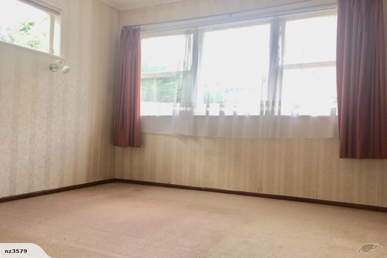 Photo of property in 57 Chatsworth Crescent, Pakuranga Heights, Auckland, 2010