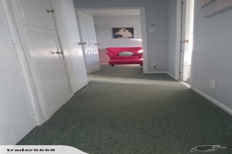 Photo of property in 2/86 Weatherly Road, Torbay, Auckland, 0630