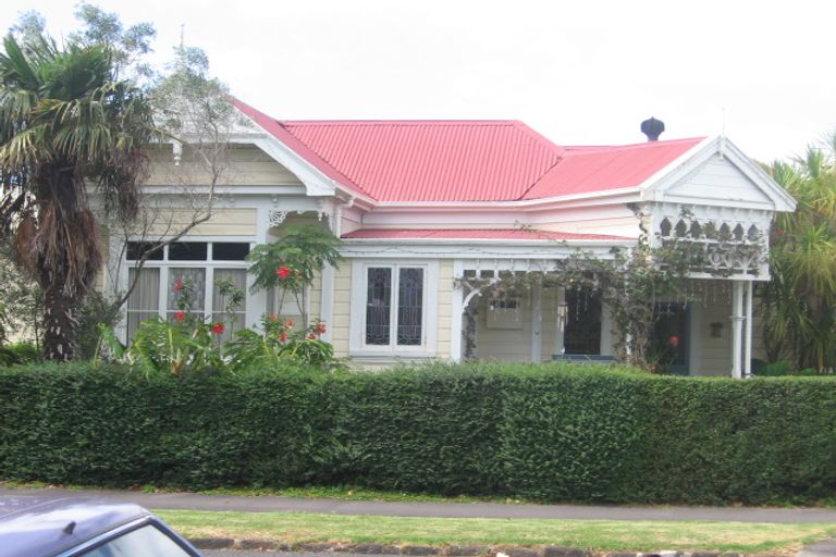 Photo of property in 31 Allenby Avenue, Devonport, Auckland, 0624