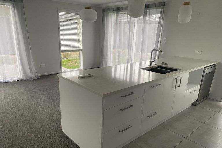 Photo of property in 10 Pioneer Crescent, Omokoroa, 3114