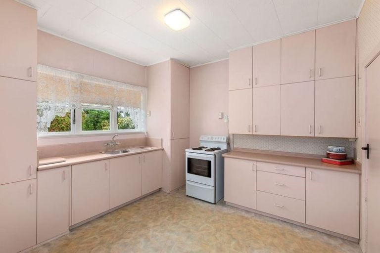 Photo of property in 40 Porutu Street, Fairfield, Lower Hutt, 5011