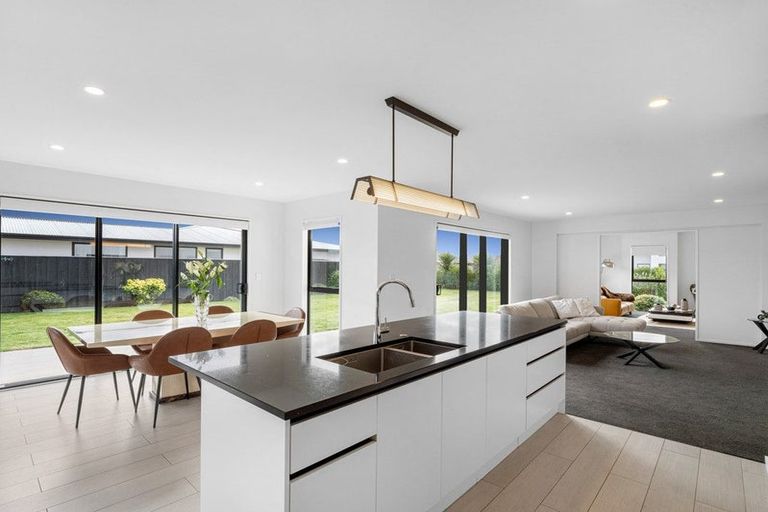 Photo of property in 1 Challow Court, Rolleston, 7615