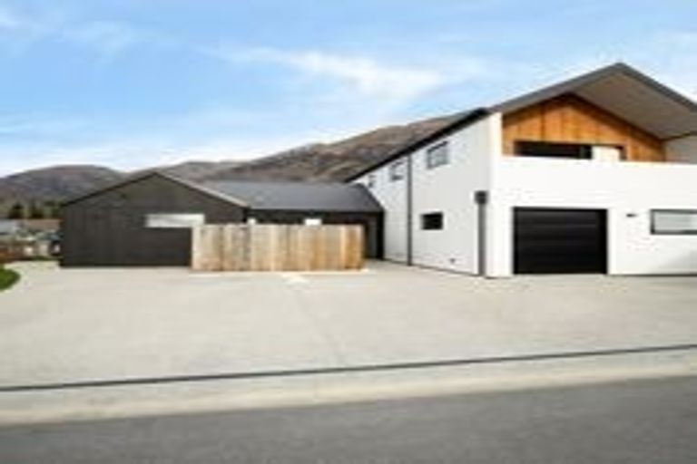 Photo of property in 13-13a Peppercorn Terrace, Lower Shotover, Queenstown, 9304
