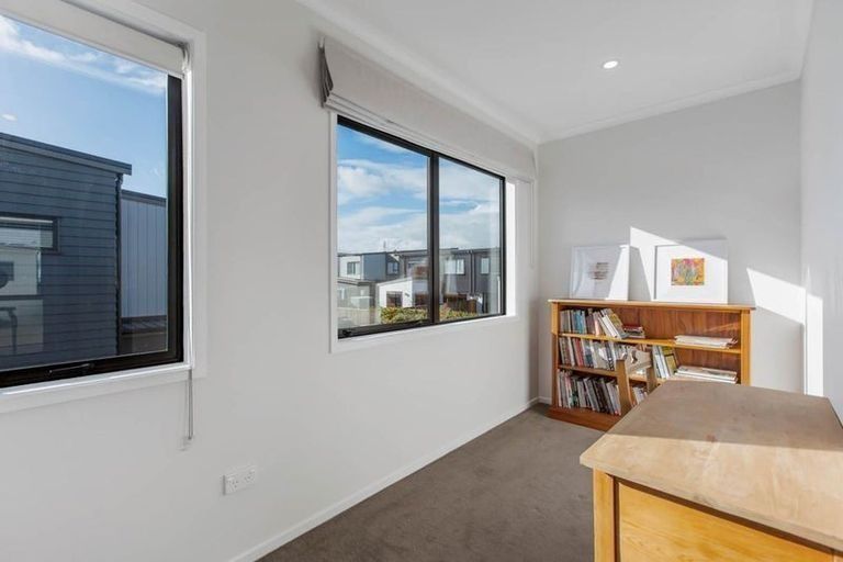 Photo of property in 20 Sidney Wallingford Way, Hobsonville, Auckland, 0616