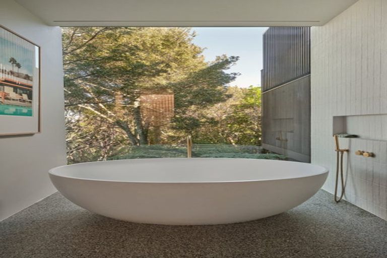 Photo of property in 6 Island Bay Road, Beach Haven, Auckland, 0626