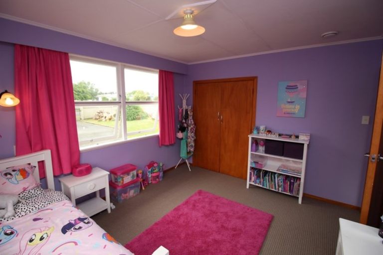 Photo of property in 1 Wilson Street, Bulls, 4818