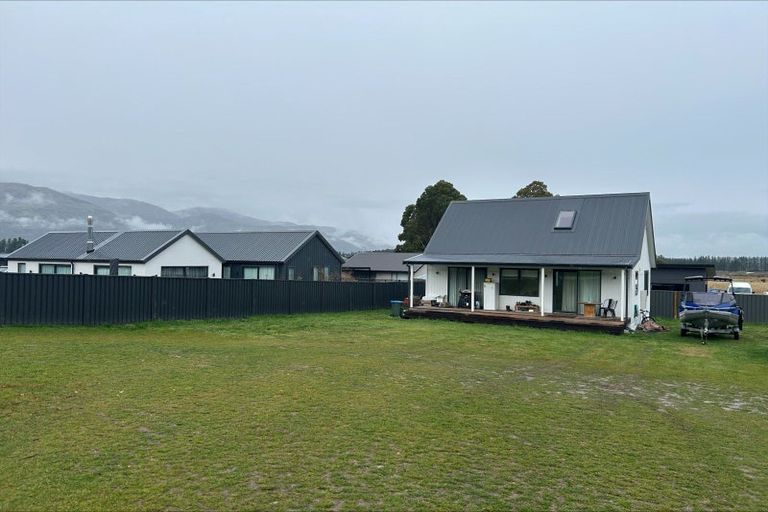 Photo of property in 16 Tomtit Crescent, Lake Hawea, 9382
