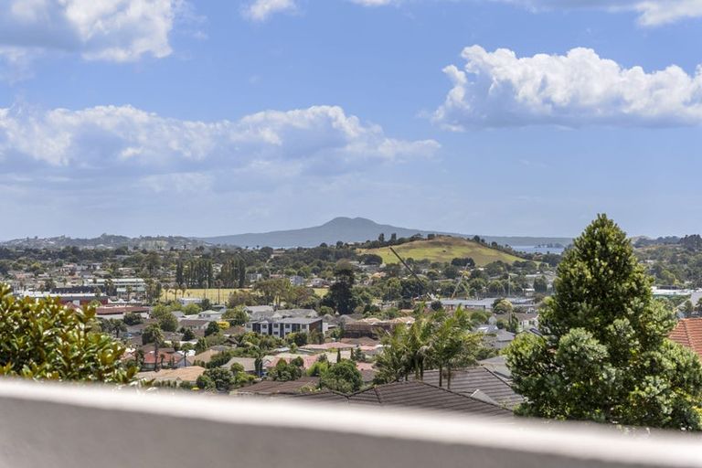 Photo of property in 40 Mccahill Views, Botany Downs, Auckland, 2010