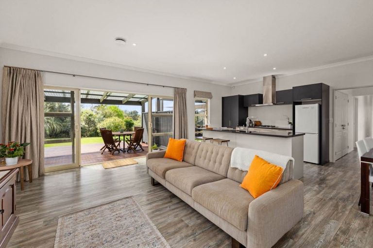 Photo of property in 17 Riddell Road, Kerikeri, 0230