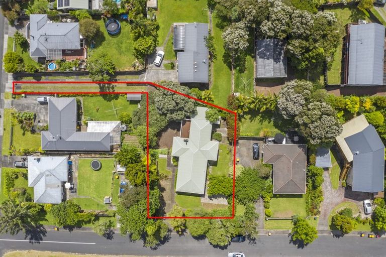 Photo of property in 4 Longfellow Parade, Glen Eden, Auckland, 0604
