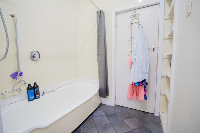 Photo of property in 32 Robertson Street, Richmond, Invercargill, 9810