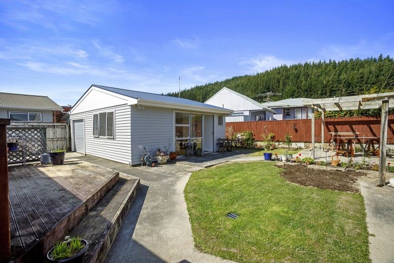 Photo of property in 22 Berkeley Road, Wainuiomata, Lower Hutt, 5014
