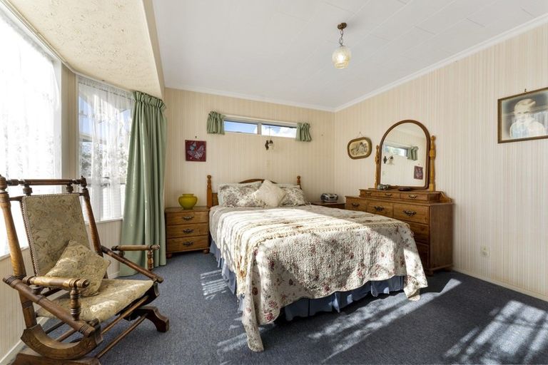 Photo of property in 237 Tukapa Street, Westown, New Plymouth, 4310