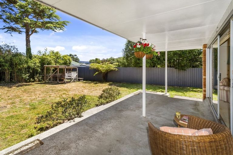Photo of property in 30 Moeraki Road, Maoribank, Upper Hutt, 5018