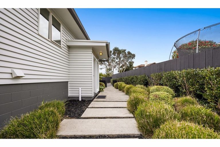 Photo of property in 54 Aberdeen Road, Campbells Bay, Auckland, 0620