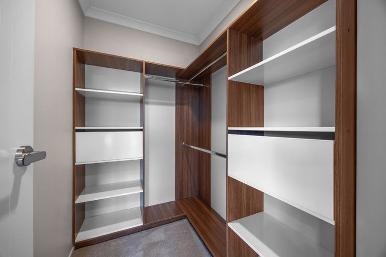 Photo of property in 1 Creggan Crescent, Flat Bush, Auckland, 2019