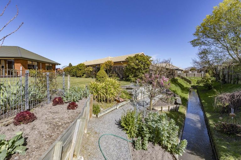 Photo of property in 6 Thornhill Place, Sockburn, Christchurch, 8042