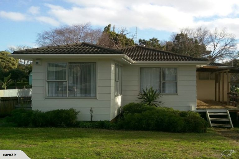 Photo of property in 325 Roscommon Road, Clendon Park, Auckland, 2103
