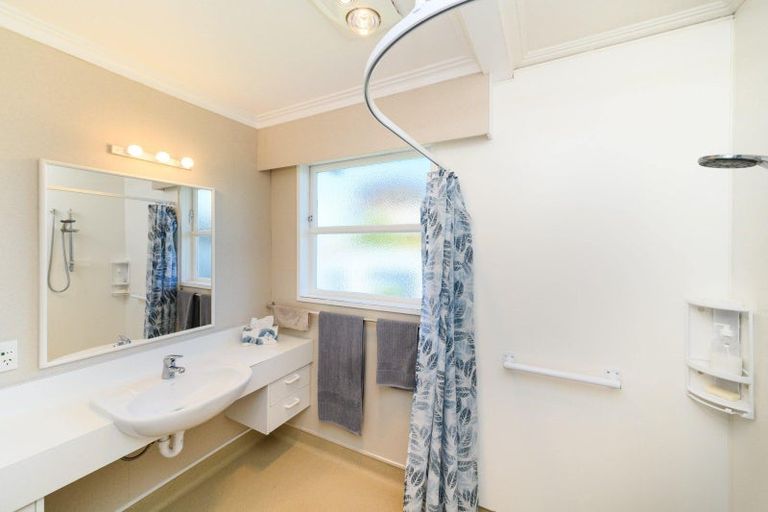 Photo of property in 1 Rennie Avenue, Milson, Palmerston North, 4414