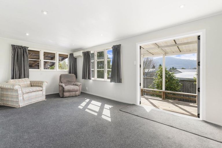 Photo of property in 55 Meadowbank Crescent, Fordlands, Rotorua, 3015