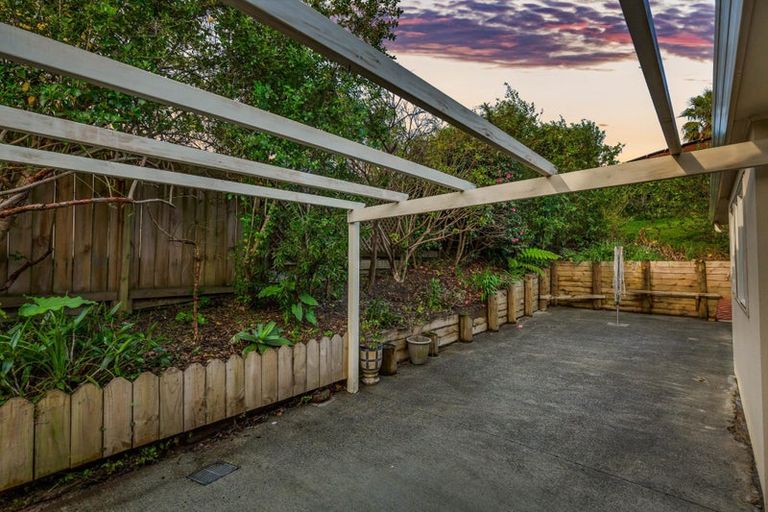 Photo of property in 31 Makora Road, Massey, Auckland, 0614