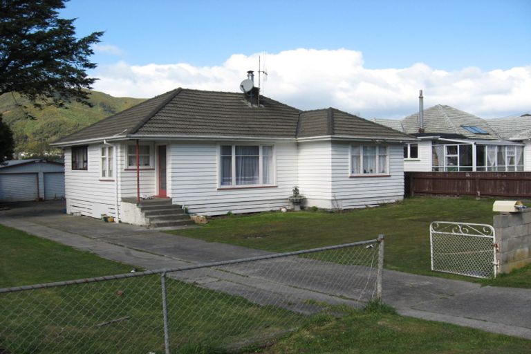 Photo of property in 158 Wellington Road, Wainuiomata, Lower Hutt, 5014