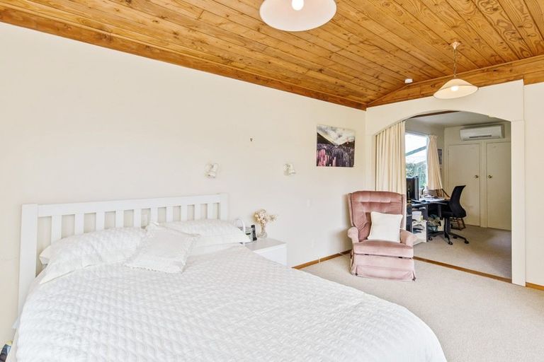 Photo of property in 17b Cypress Grove, Paraparaumu, 5032