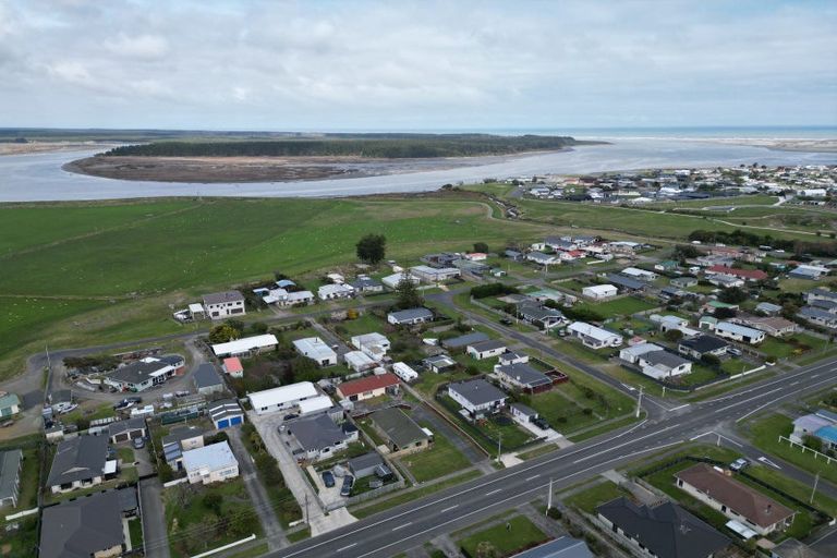 Photo of property in 8a Edinburgh Terrace, Foxton Beach, Foxton, 4815