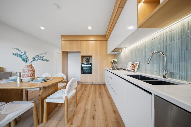 Photo of property in 2e Rangitoto Terrace, Milford, Auckland, 0620