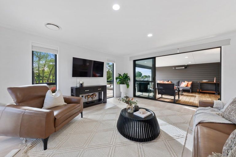 Photo of property in 11 Meadowbrook Place, Buckland, Pukekohe, 2677