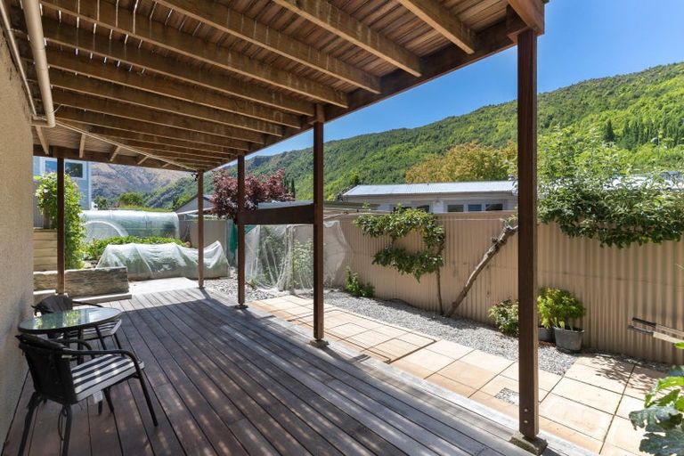 Photo of property in 35 Devon Street, Arrowtown, 9302