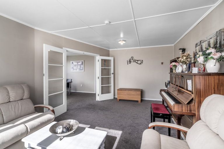 Photo of property in 52 Conway Crescent, Glengarry, Invercargill, 9810