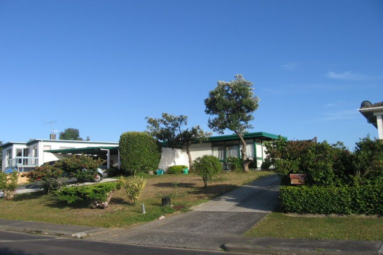 Photo of property in 8 Marcel Place, Glenfield, Auckland, 0629