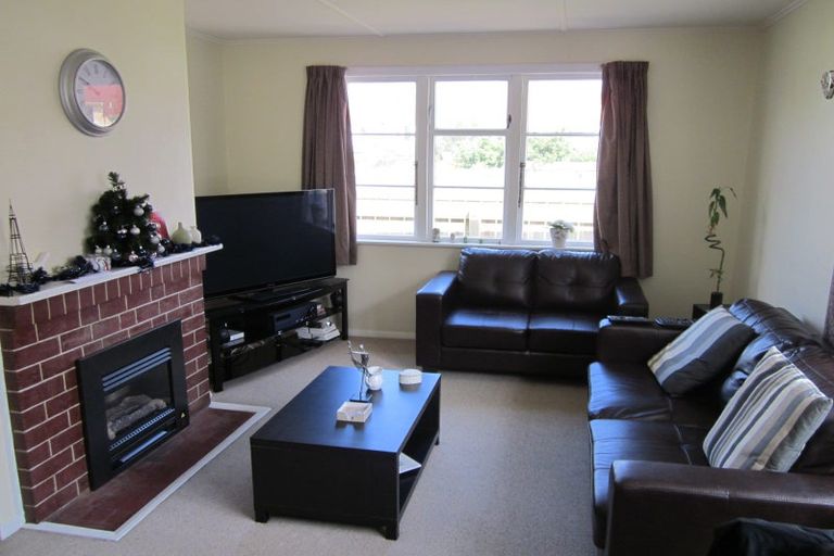 Photo of property in 35 Atiawa Crescent, Waiwhetu, Lower Hutt, 5010