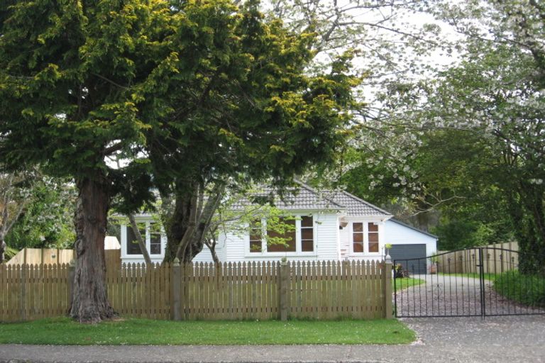 Photo of property in 122 Koutu Road, Kawaha Point, Rotorua, 3010