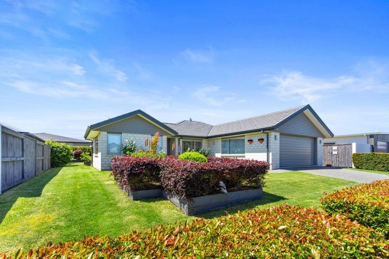 Photo of property in 10 Montia Close, Papamoa Beach, Papamoa, 3118