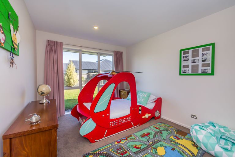 Photo of property in 18 Mcdermott Place, Halswell, Christchurch, 8025