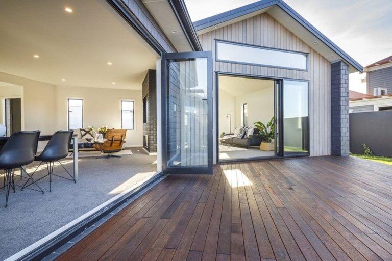 Photo of property in 9 Fairway Grove, Hokowhitu, Palmerston North, 4410