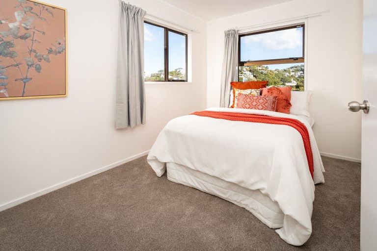 Photo of property in 16 Garden Road, Northland, Wellington, 6012