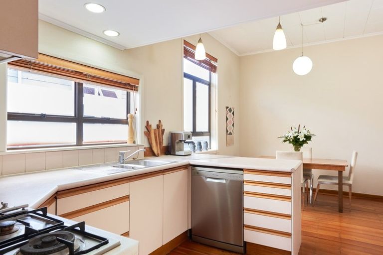 Photo of property in 180 Vigor Brown Street, Napier South, Napier, 4110